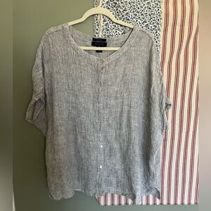 TAHARI 100% linen boxy fit button down